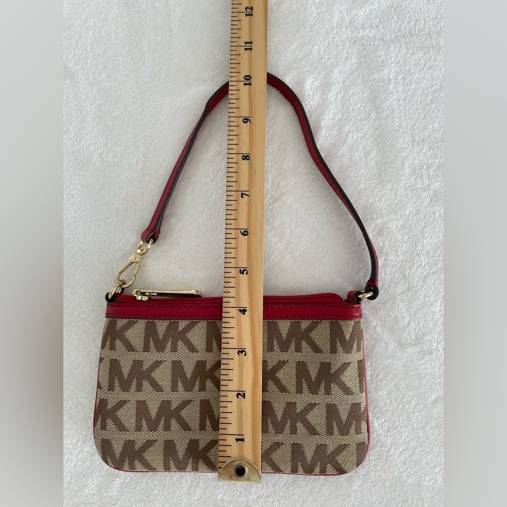 MICHAEL Michael Kors Signature
Jacquard Wristlet - Picture 11 of 12